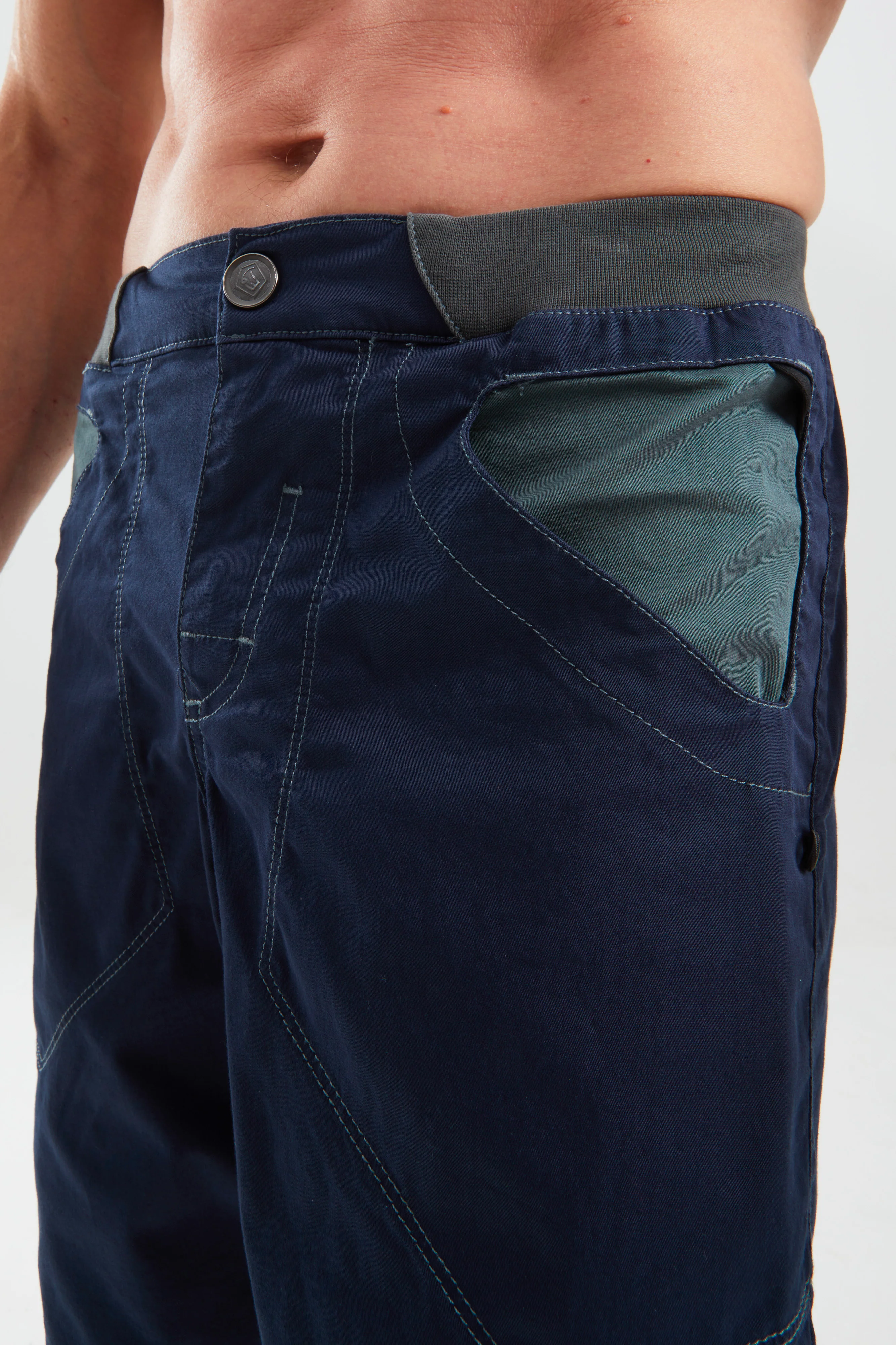 N 3ANGOLO SHORT - Image 3